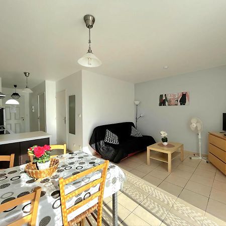 Logement Thermale Et De Tourisme Les Acacias 2 Jonzac Eksteriør bilde