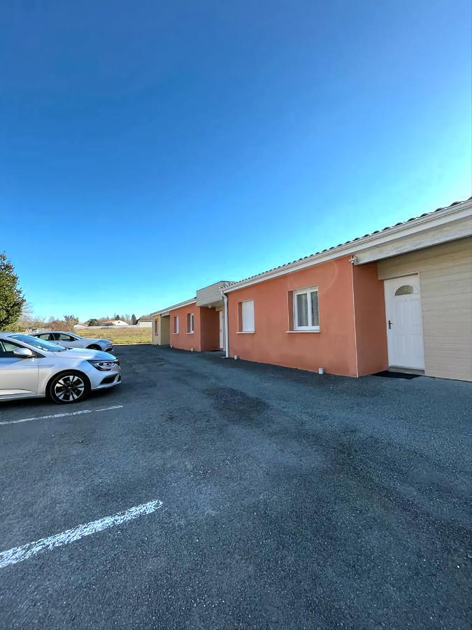 Logement Thermale Et De Tourisme Les Acacias 2 Jonzac Eksteriør bilde