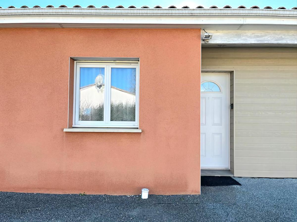 Logement Thermale Et De Tourisme Les Acacias 2 Jonzac Eksteriør bilde
